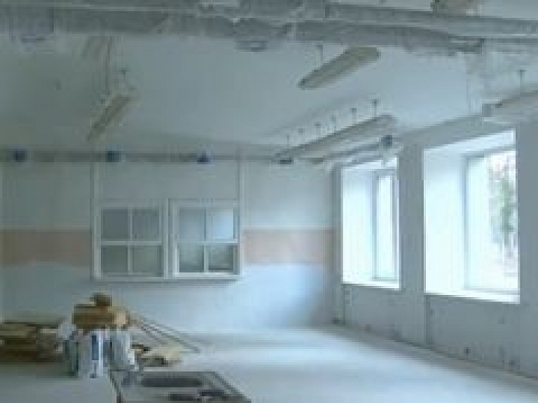 Latgales reģionālā TV: būvnieku neizdarības dēļ Tiskādu vidusskolā jācieš bērniem