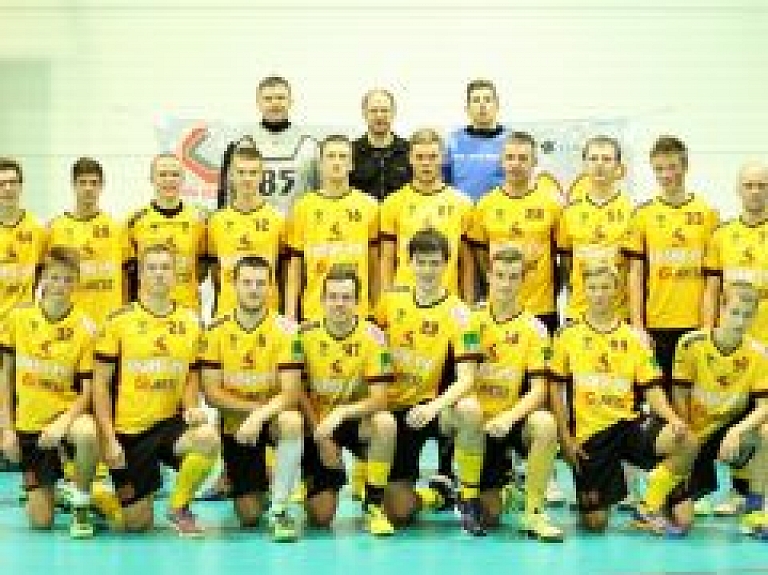 "Kocēnu sporta kluba" sieviešu virslīgas un vīriešu 1.līgas komandām cīņa par zeltu