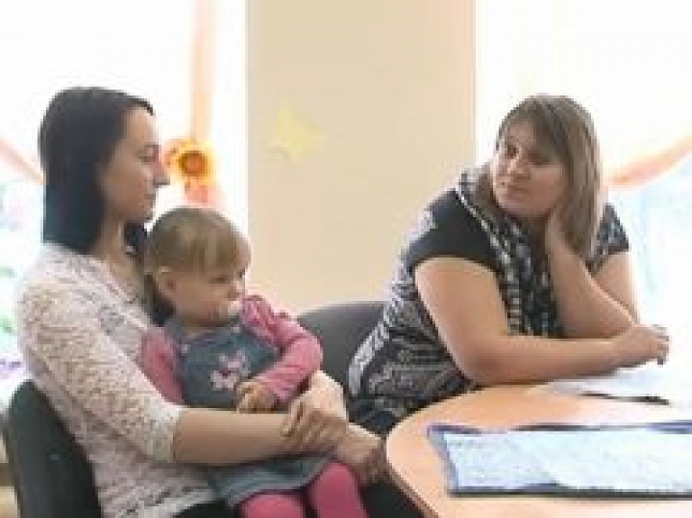 Preiļos mammas kopā ar bērniem dodas uz nodarbībām