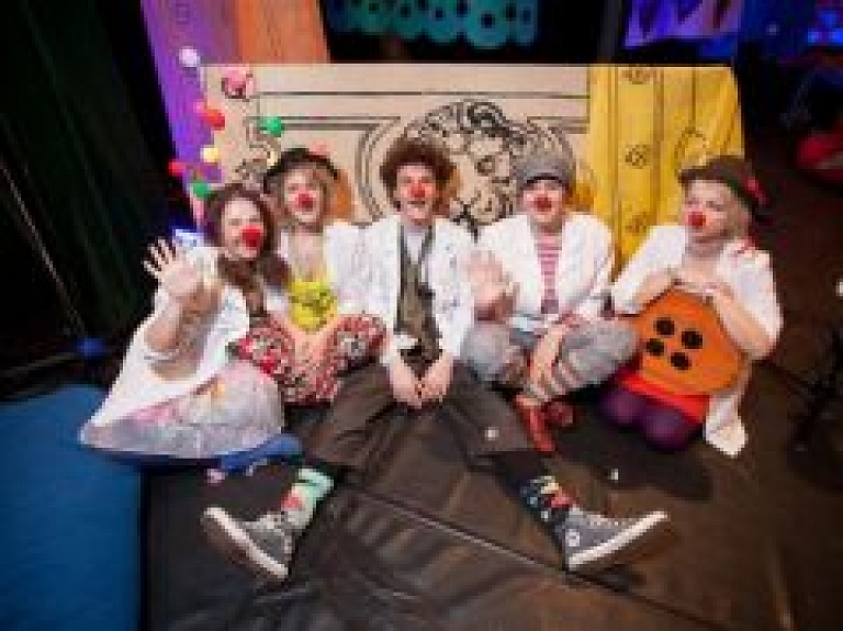 Dakteri Klauni apmeklē pasaules līmeņa meistarklases