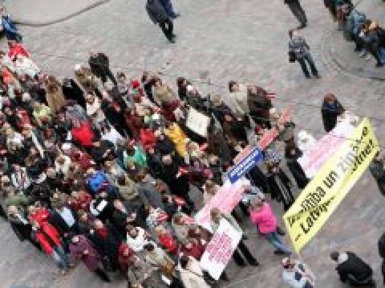 Pedagogi 12.maijā rīkos protestu