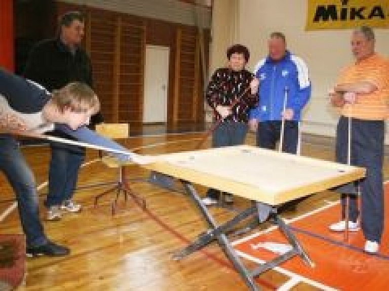 Balvos sacenšas labākie novusa, galda tenisa un florbola spēlētāji