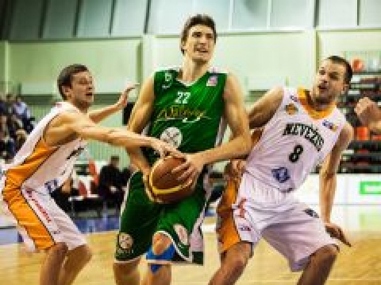 BK Valmiera BBL astotdaļfināla pirmajā spēlē uzveic Nevežis