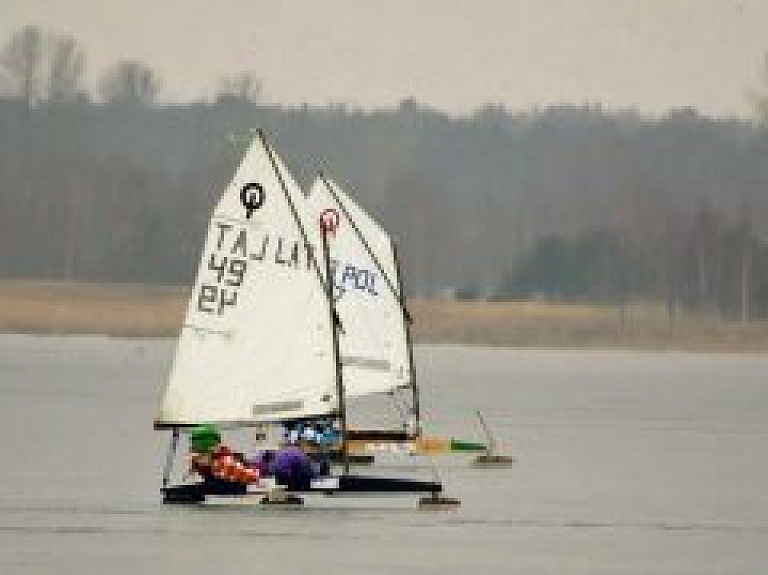 Latviete – Pasaules čempione ledusburāšanā jauniešiem