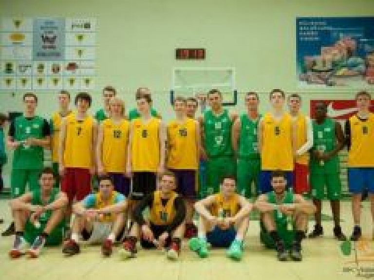 BK "ViA" aizvada draudzības spēli ar Valmieras 5.vidusskolu