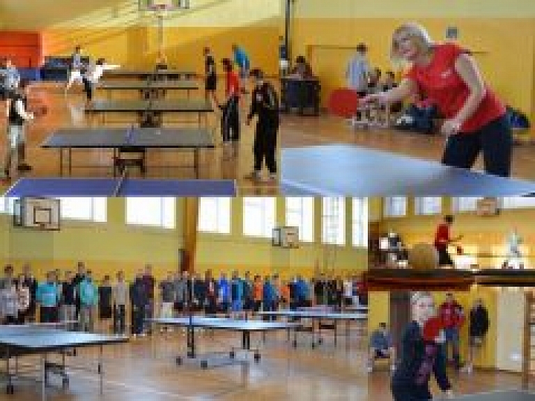 Skrundas iedzīvotāji aktīvi iesaistās novada ziemas sporta spēlēs