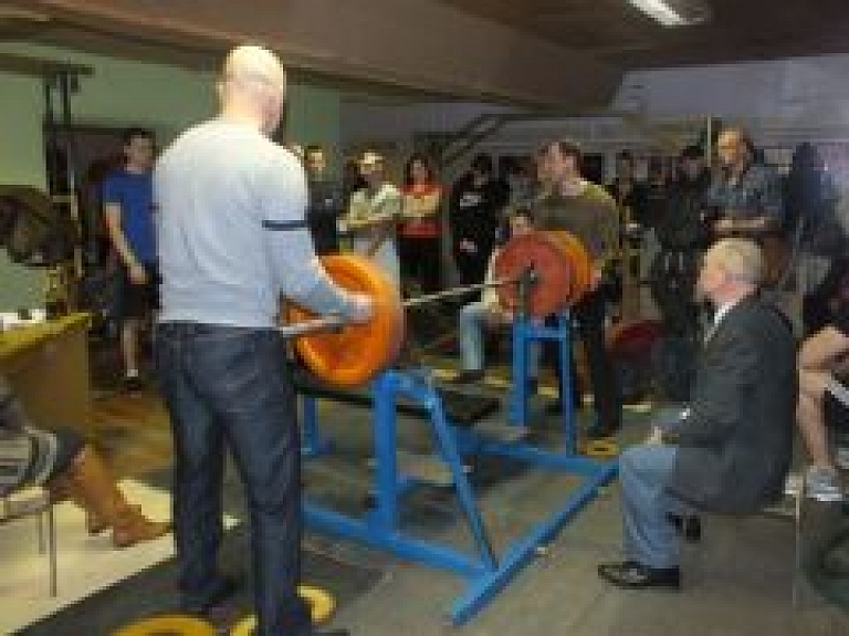 Noskaidroti labākie stiprinieki un stiprinieces