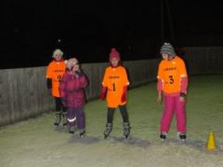 Pirmie uzvarētāji ātrslidošanas sacensībās