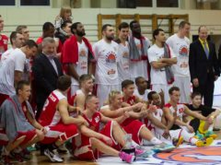 Zvaigžņu spēlē Jēkabpilī uzvaru gūst LBL izlase