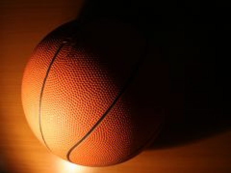 Pamazām sāk iezīmēties basketbola "play-off" dueļi