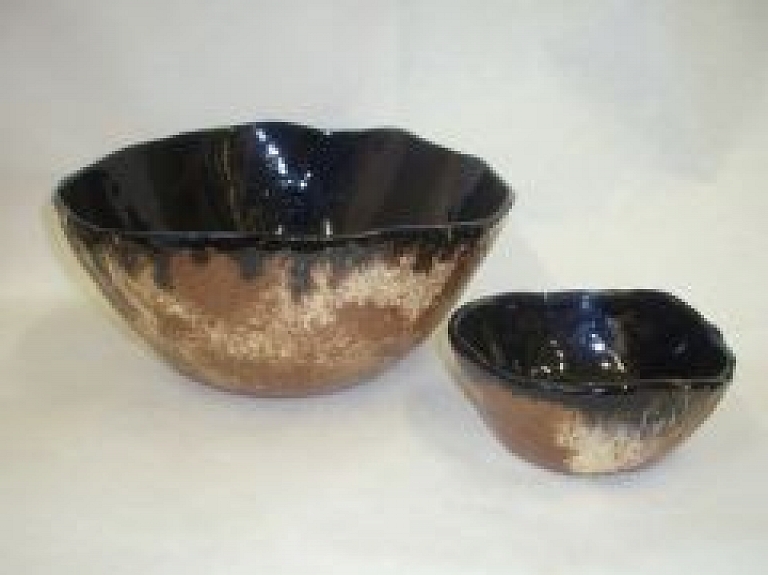 Kultūras centrā "Iļģuciems" atklāj izstādi "Māla smarža"