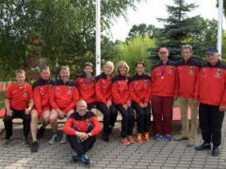 Kocēnu novada sporta veterāniem godalgotas vietas vieglatlētikas sacensībās