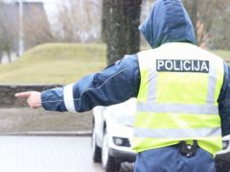 Sedā pieķer iereibušu šoferi