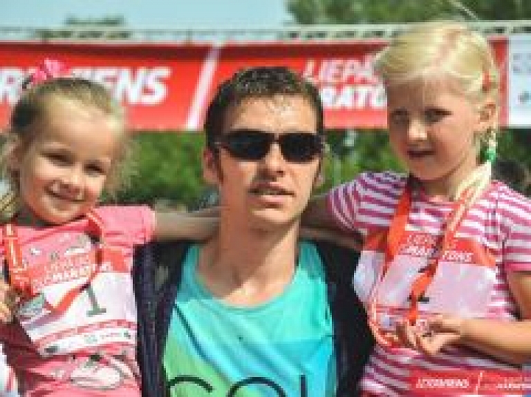 Liepājas pusmaratons izdodas, spītējot lietum