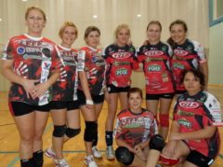 Skrunda turpina sportisko draudzību ar igauņiem