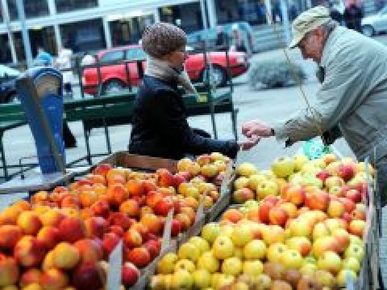 Eiro kļuvis par vienīgo likumīgo maksāšanas līdzekli Latvijā