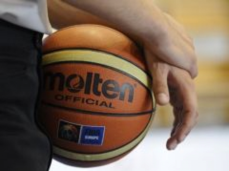 Pilsētas basketbola čempionātā turpina uzvarēt favorīti