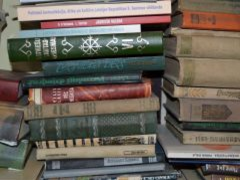 Latvijas Rakstnieku savienībā - tikšanās ar Uldi Ausekli