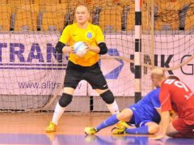 FK "Nikars" vārtsargs A. Bondars noskaņots cīnīties par uzvaru