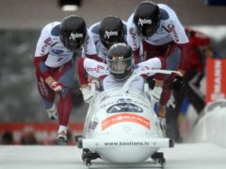 Latvijas bobsleja četriniekiem labāko sešnieks Pasaules kausā