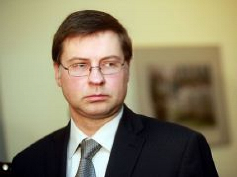 Baltijas valstu līderi Dombrovskim velta atzinīgus vārdus