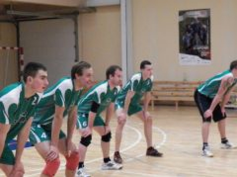Alojas vīriešu volejbola komanda turpina krāt punktus