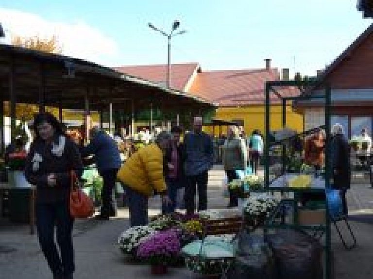 Vidējais patēriņa cenu līmenis gada laikā nemainījās