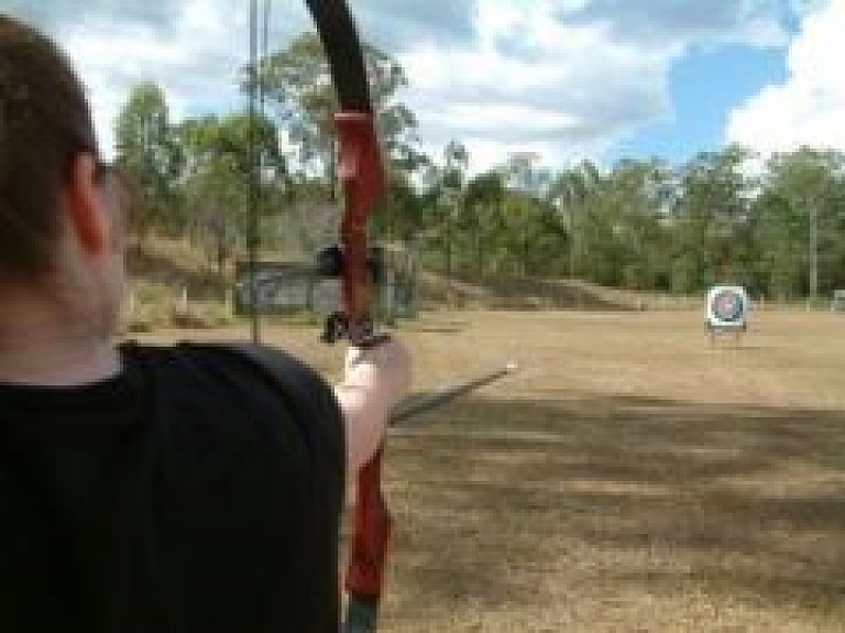 Sākas loka šaušanas sacensību seriāls "Siguldas spieķis"