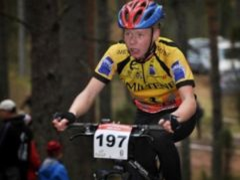 Smiltenes riteņbraucēji sekmīgi debitē velokrosā