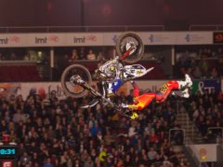 Austrālietis Robs Adelbergs izcīna FMX Latvijas Grand Prix 2013