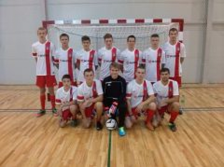 Mērsraga futbolisti gatavi cīnīties par medaļām