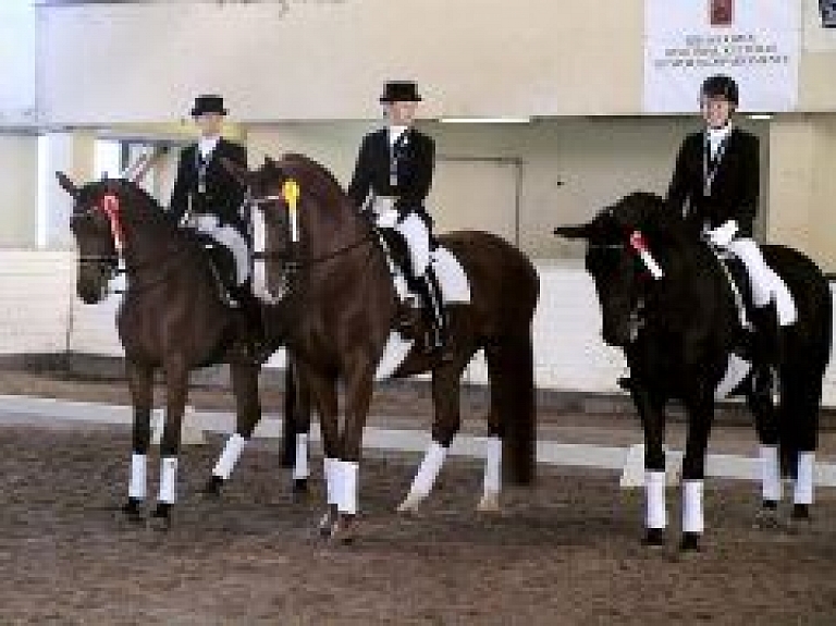 Rīgas atklātais čempionāts un jaunatnes meistarsacīkstes iejādē