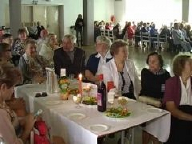 Vidusdaugavas TV: Jēkabpils pilsētas pašvaldība apbalvo aktīvākos seniorus