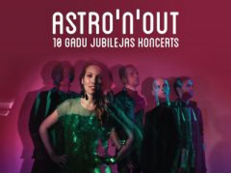 Astro'n'out desmit gadu jubilejas koncerts Galleria Riga "urbānajā telpā"