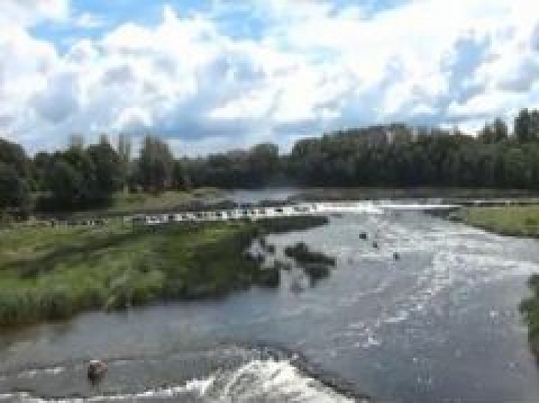 Gēsthahtes viesi izveidojuši video par festivālu "Dzīres Kuldīgā"