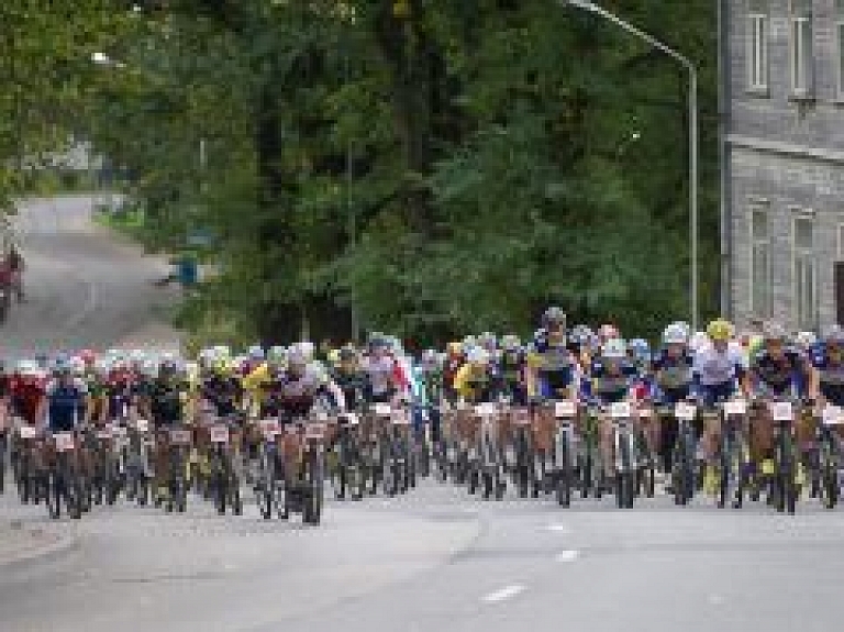SEB MTB maratona Tukuma posmā uzvara Neilandam