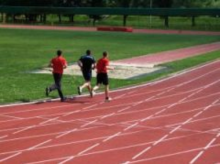 Preiļu skrējēji startē Valmieras maratonā