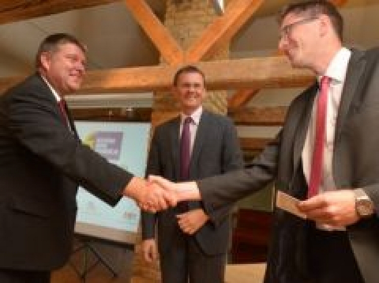 Ventspils reģiona uzņēmēji piedalās seminārā "Godīgs eiro ieviesējs"