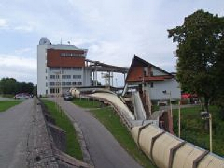 Siguldā treniņus uzsāk Latvijas izlases kamaniņbraucēji