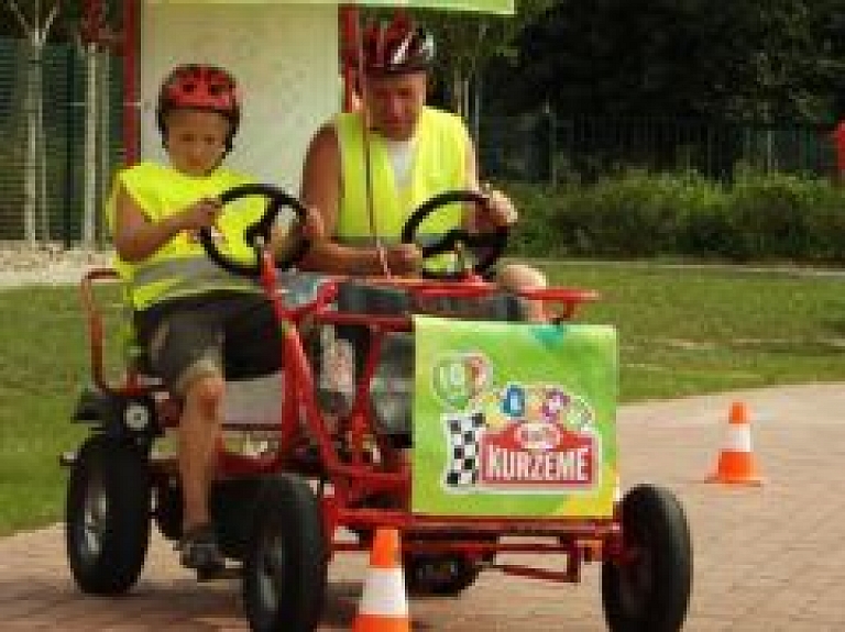 Liepājā noteiks labāko velobraucēju un jauno autovadītāju