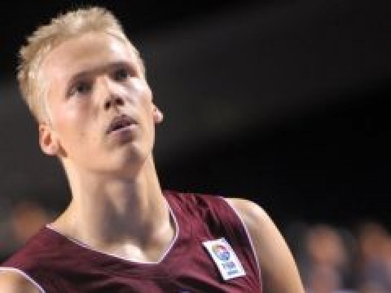 U20 izlases līderis Jānis Bērziņš karjeru turpinās "VEF Rīga"