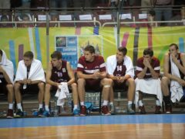 Latvijas U-18 basketbolisti netiek pie EČ bronzas medaļām