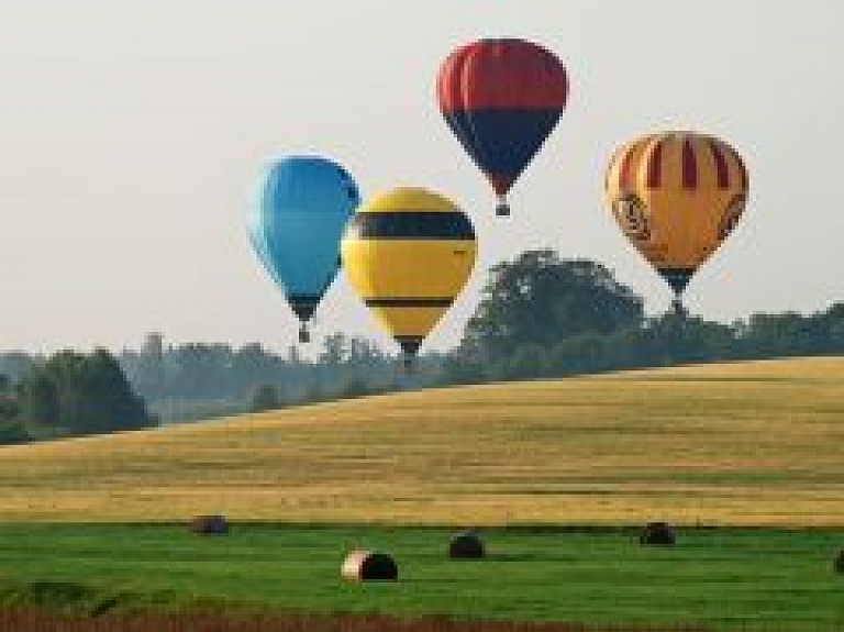 Pilsētas svētku laikā aicina iepazīt gaisa balonus