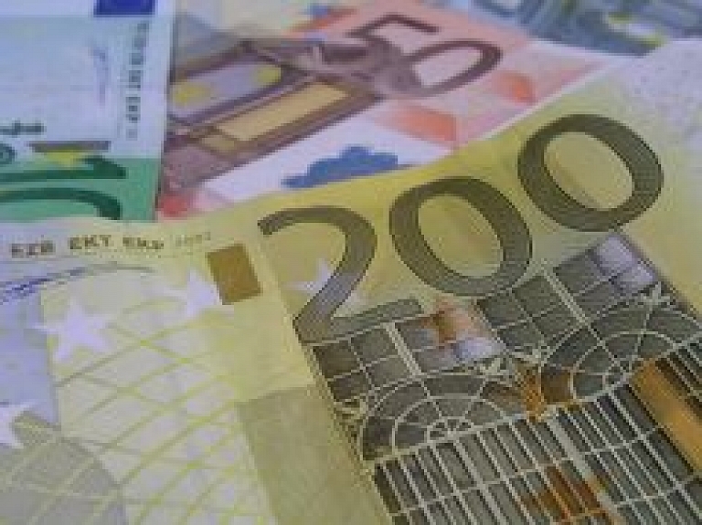 Kuldīgā diskutē par eiro ieviešanu