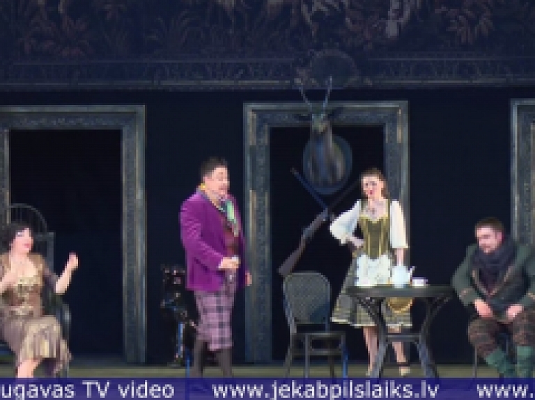 Vidusdaugavas TV: "Sanktpēterburgas operas" viesizrāde Jēkabpilī skatītājus šokē ar video no Pirmā pasaules kara