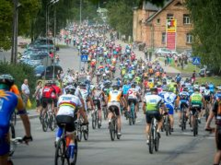 Preimanis dramatiskā cīņā izcīna uzvaru SEB MTB Smiltenes posmā