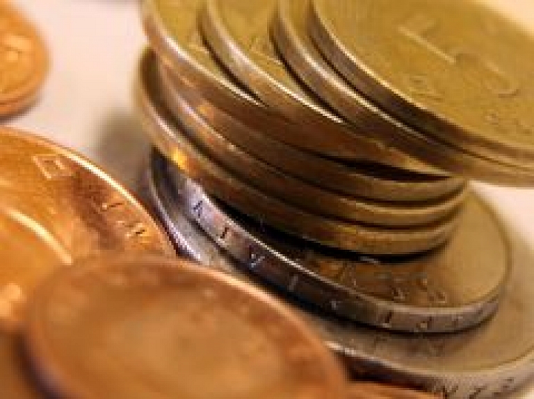 Raidījums: darba devējs Jēkabpilī vairāku mēnešu algu izmaksā monētās