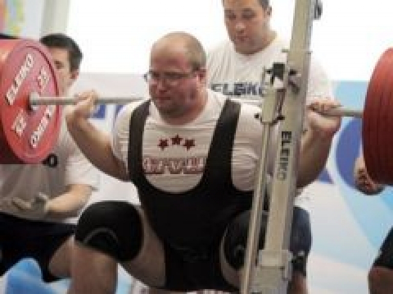 Latviešiem divas bronzas PČ klasiskajā pauerliftingā