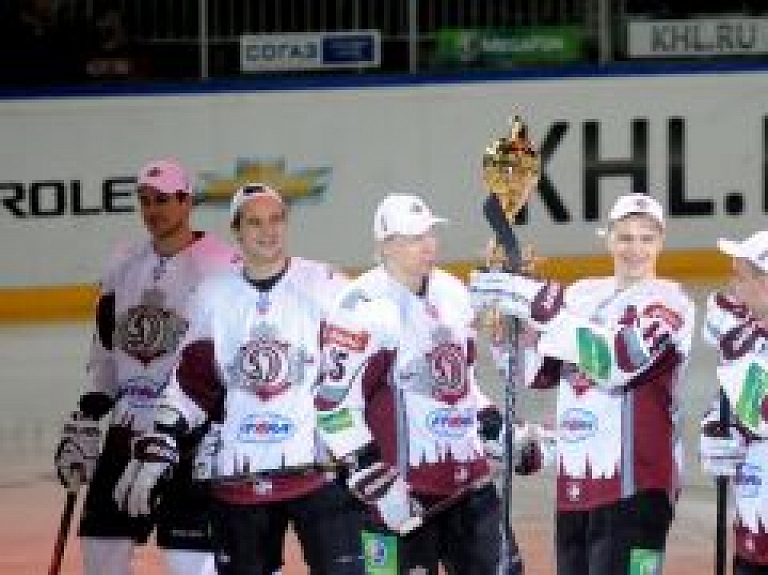 Rīgas "Dinamo" nākamo KHL sezonu uzsāks pret Minskas "Dinamo"