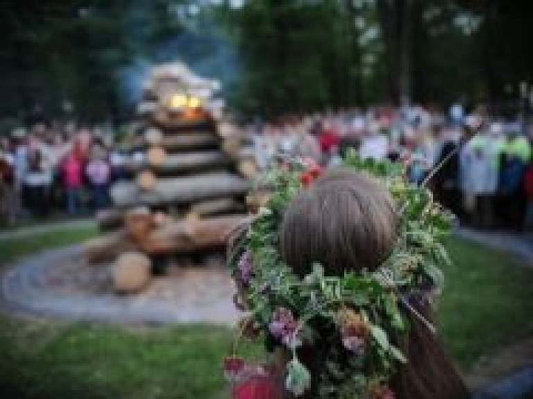 "Līgo 2013 Rakšos" šogad pārsteigs visus ar Gacho un īpašu ugunsskulptūru